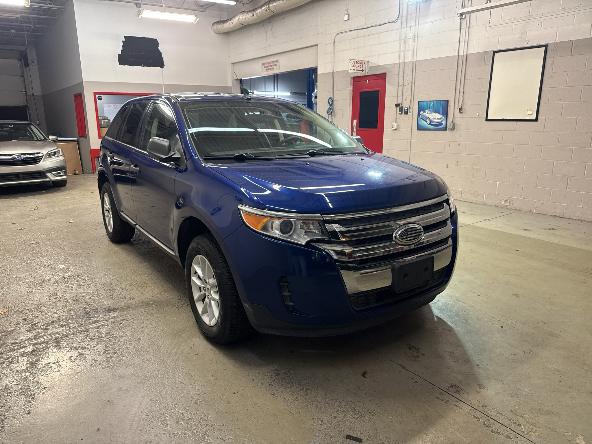 Used 2013 Ford Edge SE FWD image 1