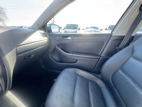 Used 2011 Volkswagen Jetta SE image 14