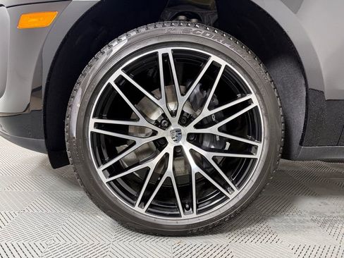New 2026 Porsche Macan AWD/4WD image 12