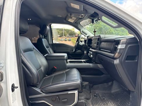 Used 2023 Ford F250 Lariat w/ Lariat Ultimate Package AWD/4WD image 12