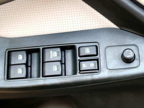 Used 2014 Subaru Forester 2.5i Limited image 12