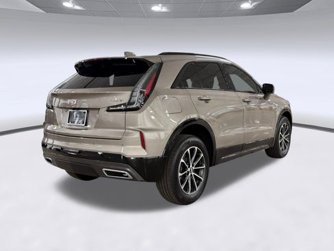 Certified 2025 Cadillac XT4 Sport FWD image 9