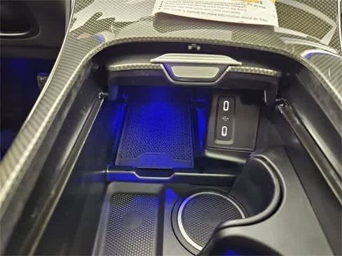 Used 2025 Mercedes-Benz GLC 300 4MATIC image 32