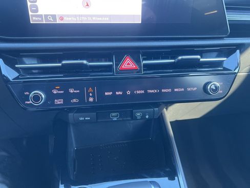 Certified 2023 Kia Niro EX image 54