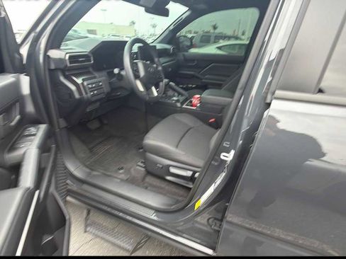 Used 2025 Toyota 4Runner SR5 AWD/4WD image 4