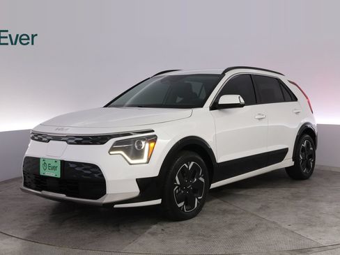 Used 2024 Kia Niro Wind FWD image 2