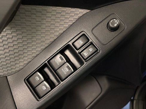Used 2017 Subaru Forester 2.5i Premium image 6