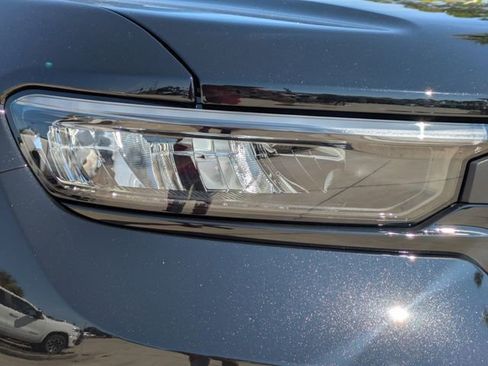 New 2025 Jeep Grand Cherokee L Altitude image 9