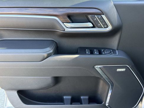 Used 2022 GMC Sierra 1500 SLT w/ SLT Premium Package image 13