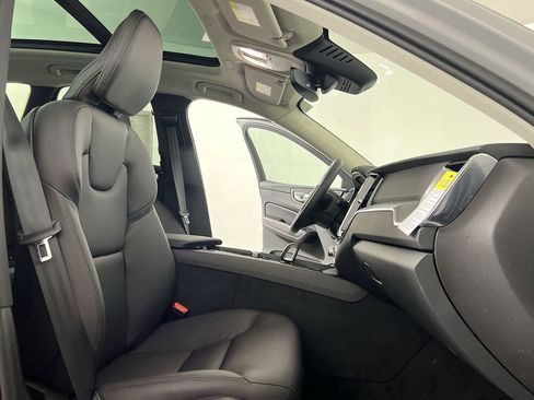 Certified 2025 Volvo XC60 B5 Core w/ Climate Package image 28