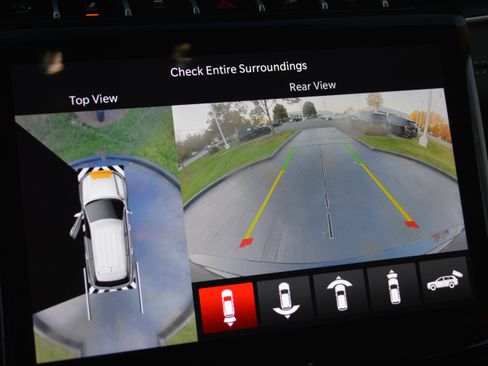 Used 2023 Jeep Grand Cherokee Limited w/ Luxury Tech Group II image 22