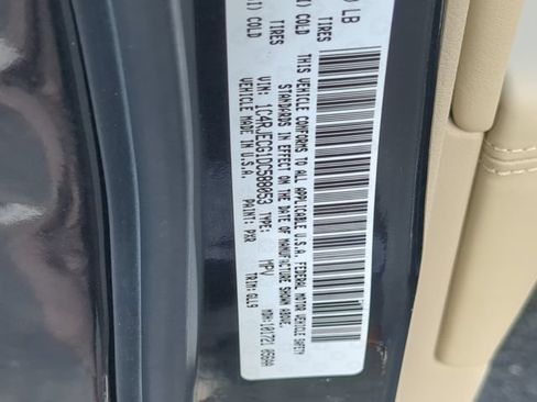 Used 2013 Jeep Grand Cherokee Overland RWD image 38