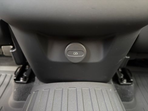 New 2026 Volvo XC60 B5 Ultra w/ Climate Package image 36