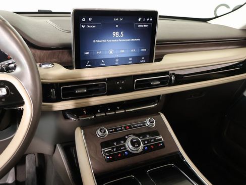 Certified 2024 Lincoln Aviator Reserve w/ Equipment Group 201A image 5