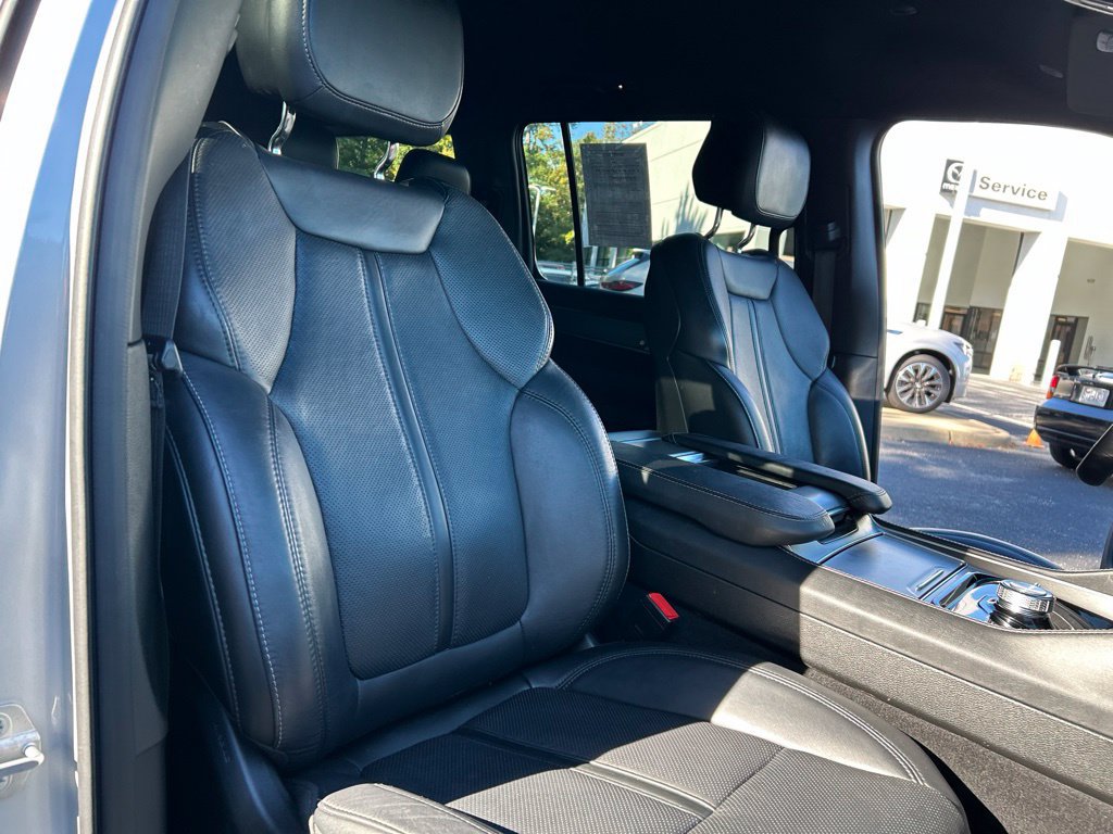 Used 2025 Jeep Wagoneer Series II w/ 8-Passenger Seating Package AWD/4WD image 43