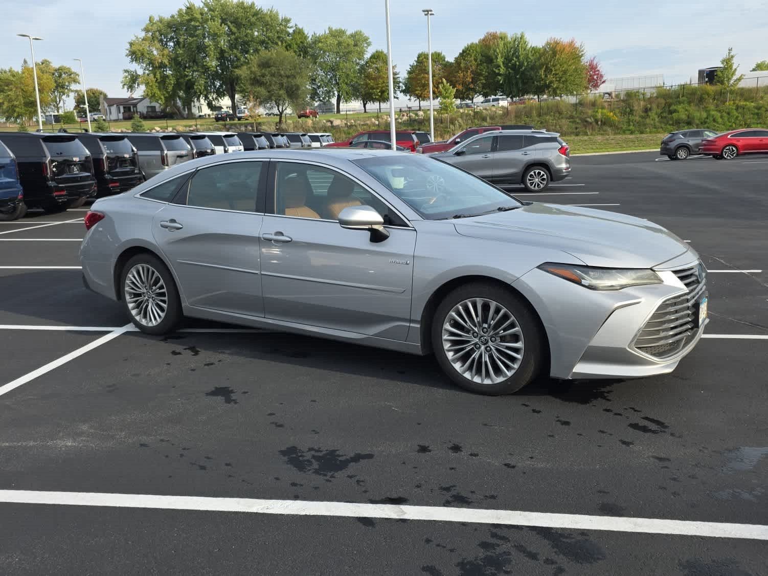 Used 2019 Toyota Avalon Limited w/ Protection Package FWD image 2