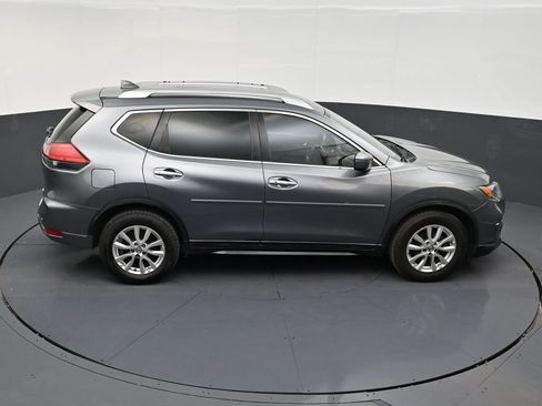 Used 2017 Nissan Rogue SV FWD image 17