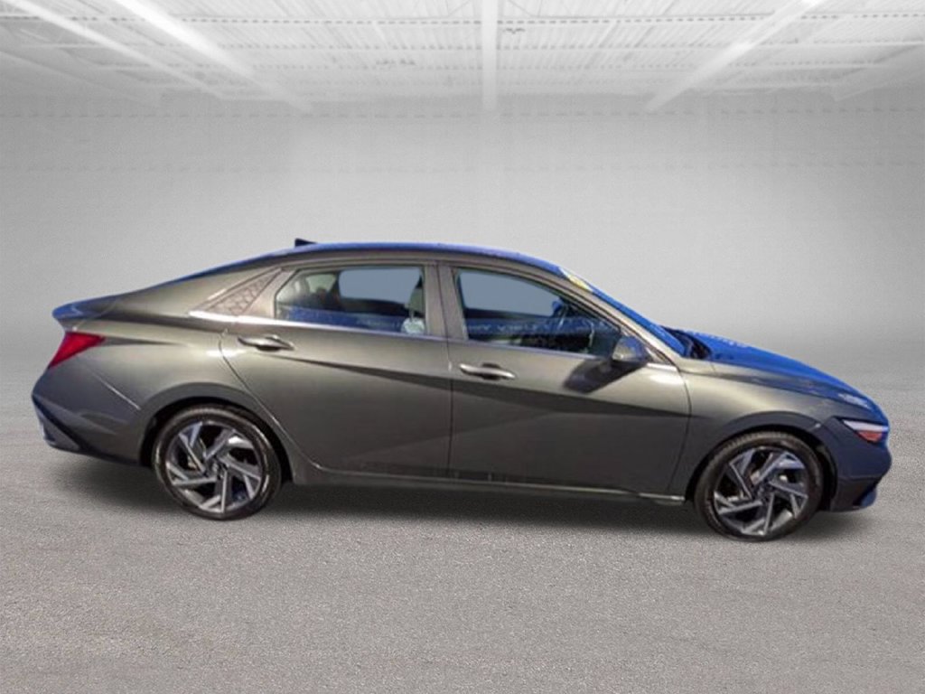 Used 2024 Hyundai Elantra Limited FWD image 6