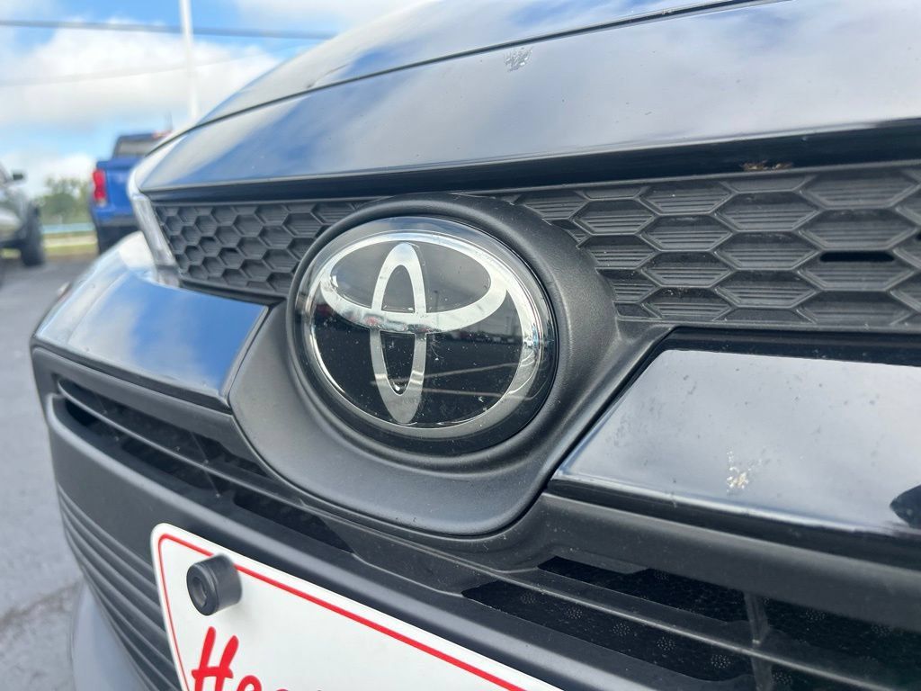 Used 2025 Toyota Corolla LE FWD image 10