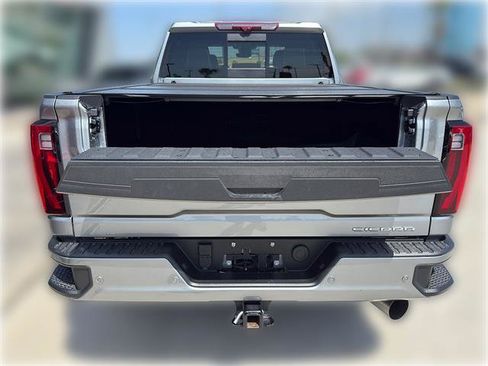 Used 2025 GMC Sierra 2500 Denali Ultimate w/ Max Trailering Package AWD/4WD image 7