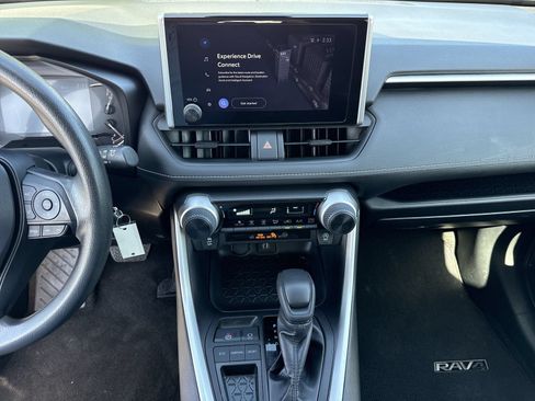 Used 2024 Toyota RAV4 LE FWD image 27
