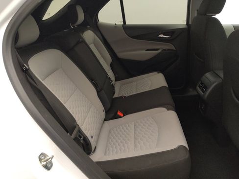 Used 2020 Chevrolet Equinox LS w/ LS Convenience Package FWD image 19