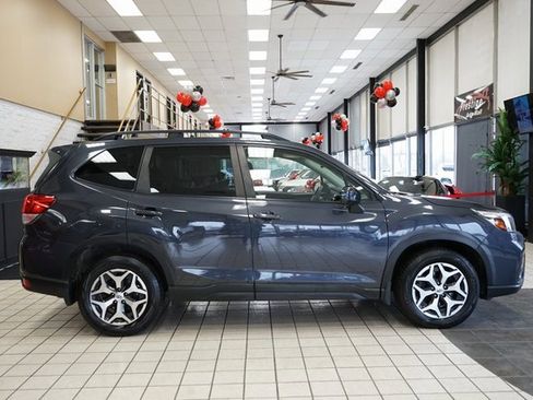 Used 2019 Subaru Forester Premium image 17