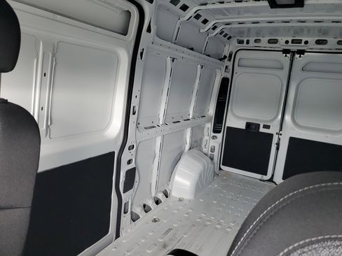 Used 2025 RAM ProMaster 2500 w/ Convenience Group image 17