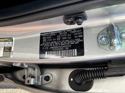 New 2025 Hyundai Venue SE image 8