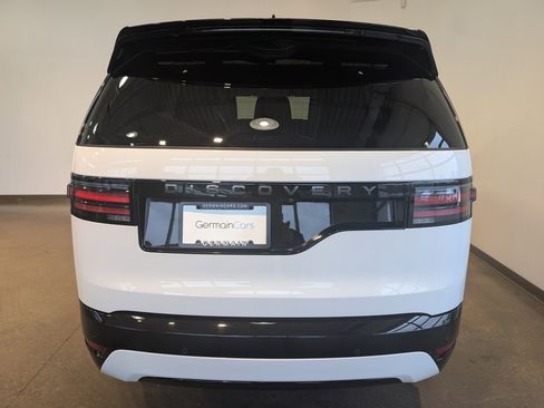 Used 2024 Land Rover Discovery Dynamic SE image 4