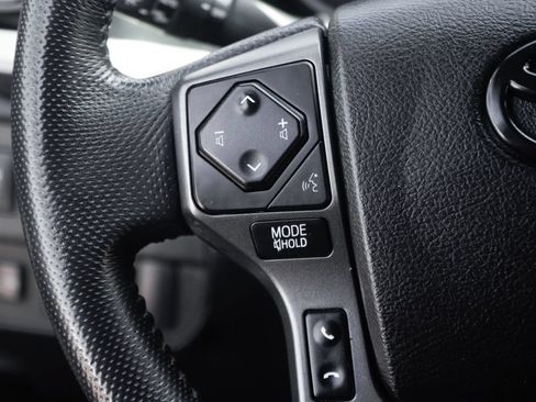 Used 2021 Toyota Tacoma TRD Off-Road w/ Technology Package AWD/4WD image 19