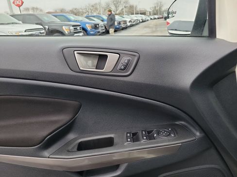 Certified 2021 Ford EcoSport SE image 18