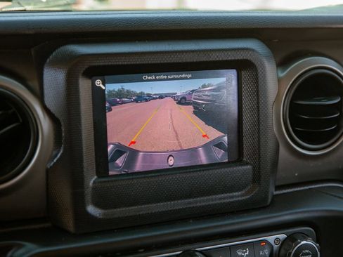 Used 2020 Jeep Gladiator Sport w/ Quick Order Package 23S AWD/4WD image 15