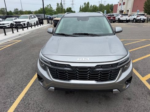 Used 2025 Kia Seltos S FWD image 2