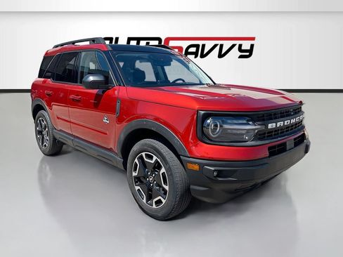 Used 2023 Ford Bronco Sport Outer Banks w/ Tech Package AWD/4WD image 1