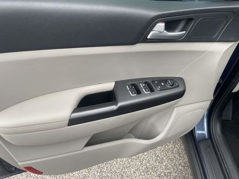 Used 2021 Kia Sportage LX image 15