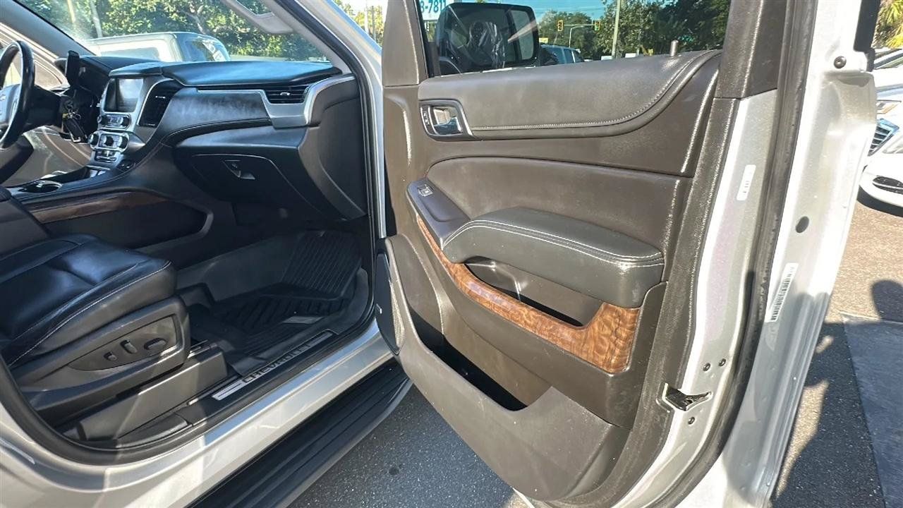 Used 2020 Chevrolet Suburban LT AWD/4WD image 32