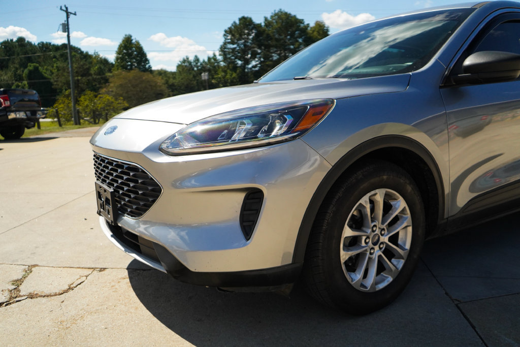 Used 2022 Ford Escape SE FWD image 17