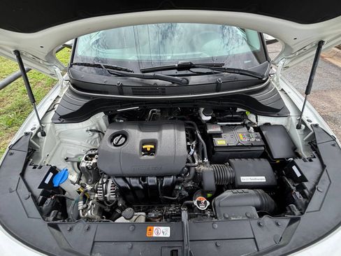 Used 2025 Kia Soul LX w/ LX Technology Package FWD image 30