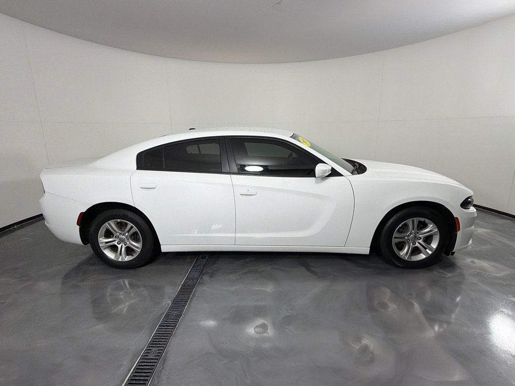 Used 2019 Dodge Charger SXT RWD image 4