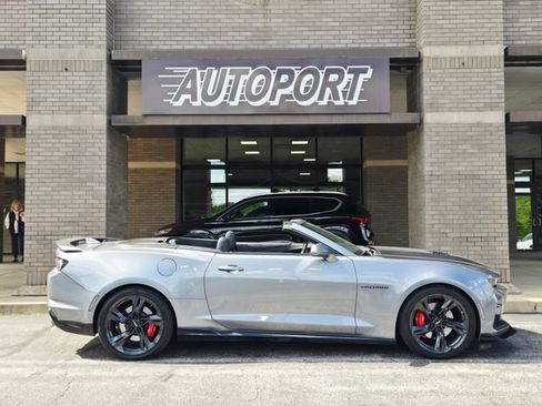 Used 2021 Chevrolet Camaro SS RWD image 7