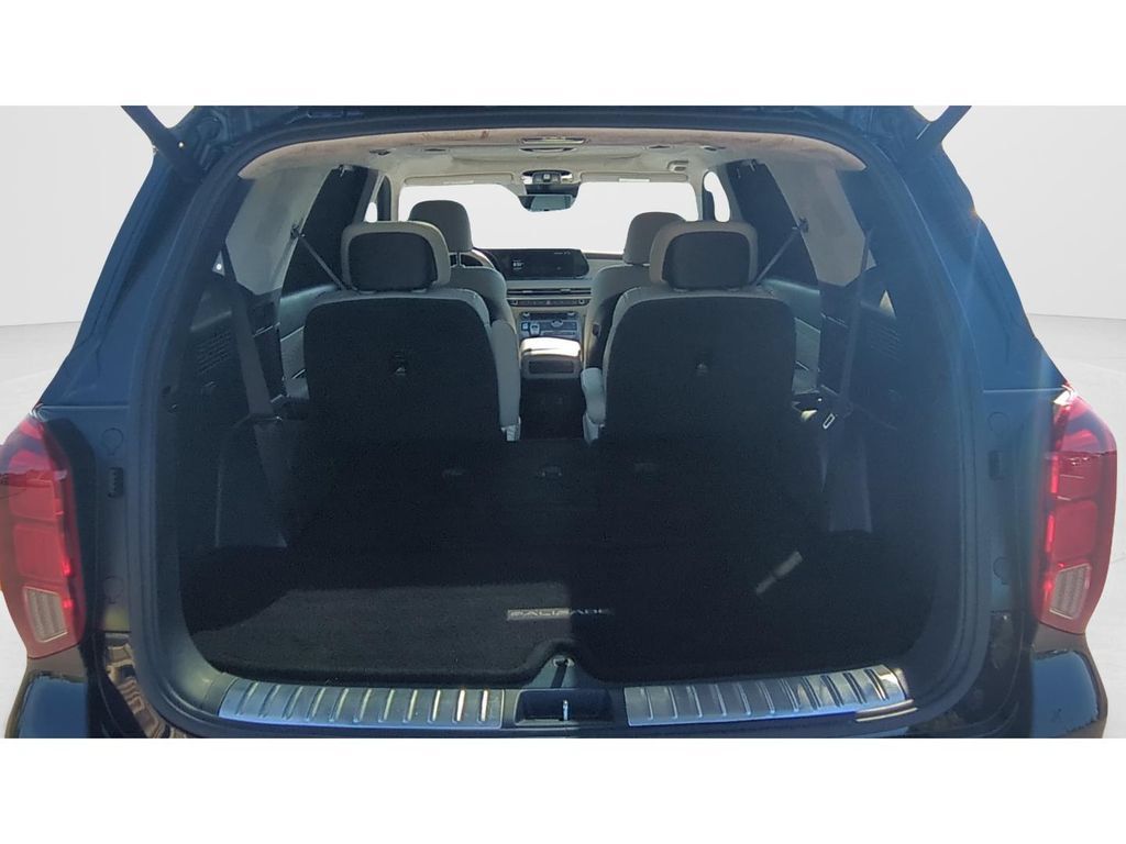 Certified 2024 Hyundai Palisade Calligraphy FWD image 9