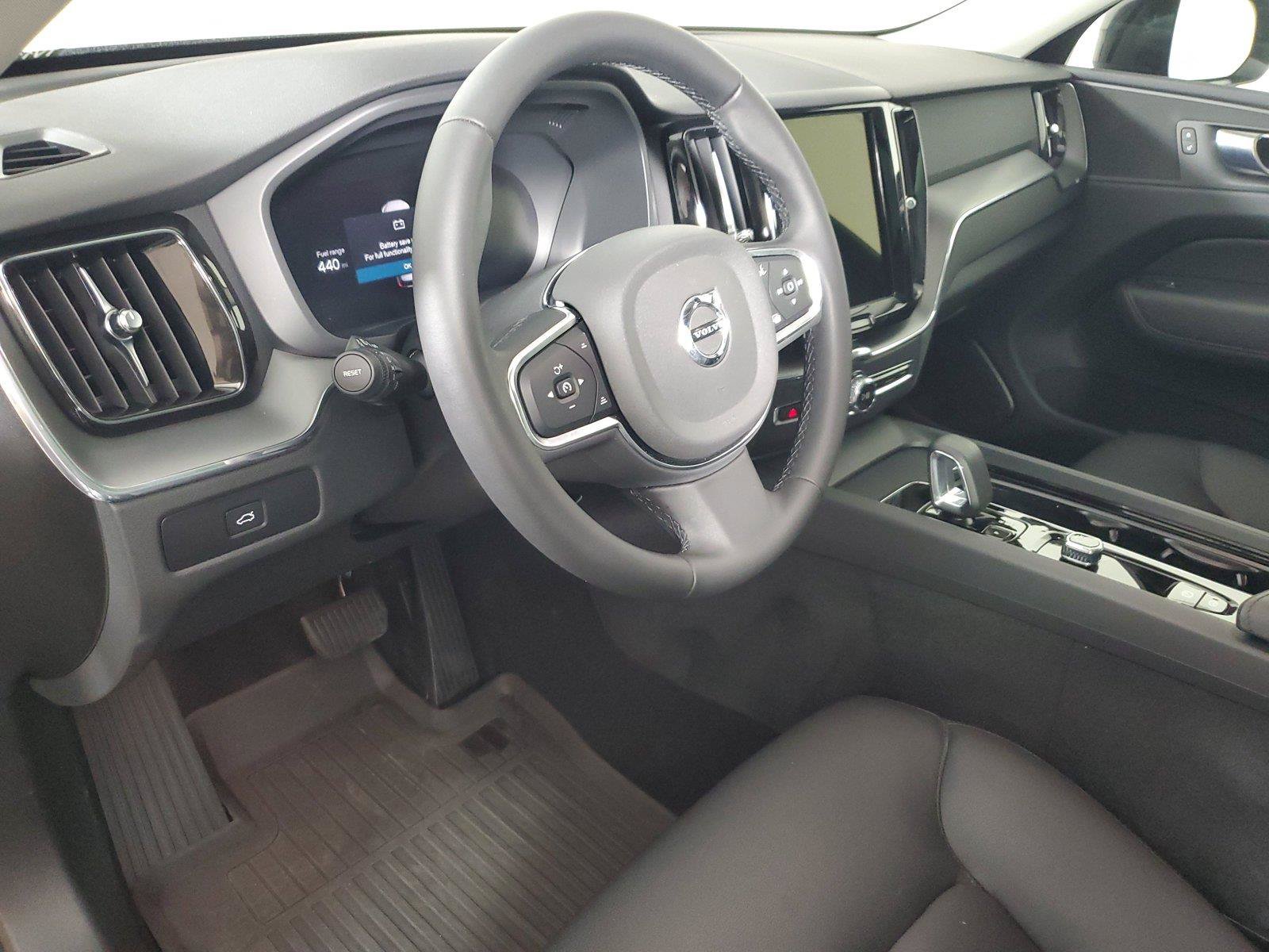 Used 2024 Volvo XC60 B5 Core w/ Protection Package Premier AWD/4WD image 24