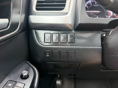 Used 2015 Toyota Highlander XLE FWD image 31