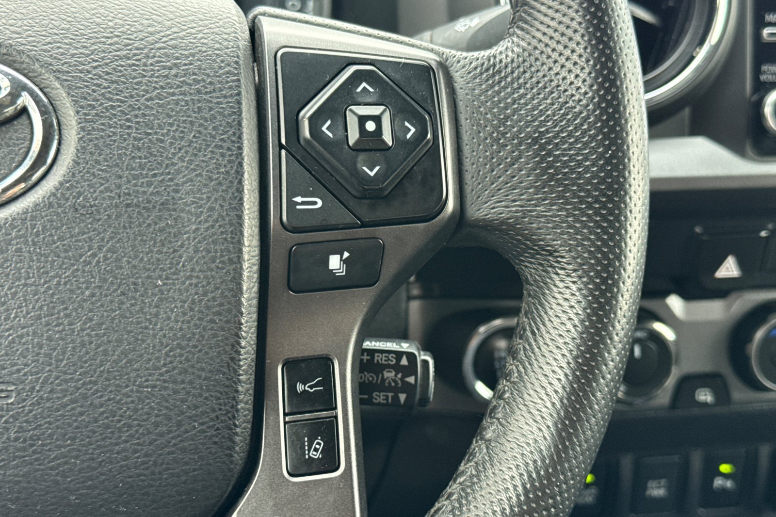 Certified 2021 Toyota Tacoma TRD Sport w/ Technology Package AWD/4WD image 29