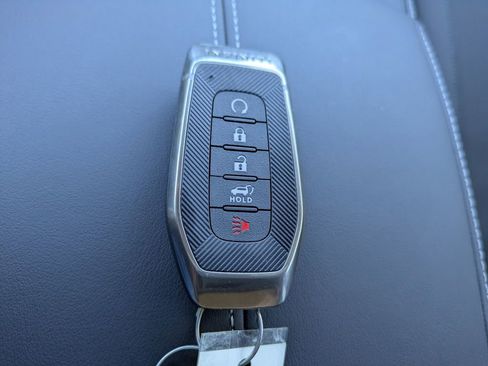 New 2026 INFINITI QX60 Luxe w/ Family Package image 32