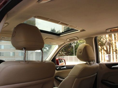 Used 2016 Mercedes-Benz GLE 350 w/ Premium Package image 21