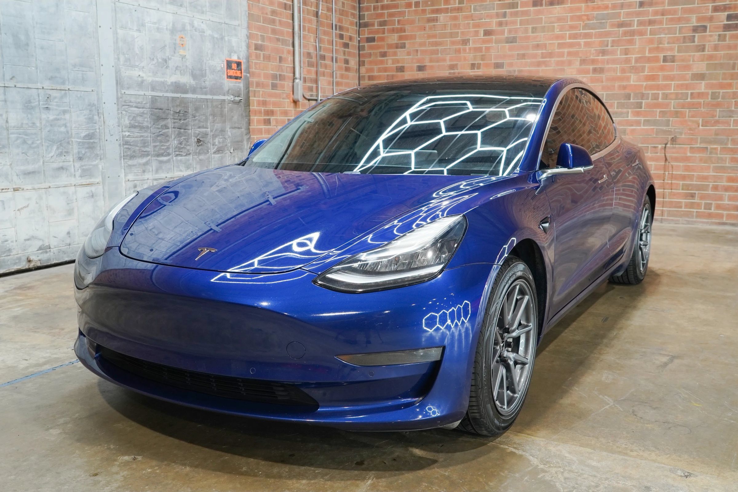 Used 2020 Tesla Model 3 Standard Range Plus RWD image 5