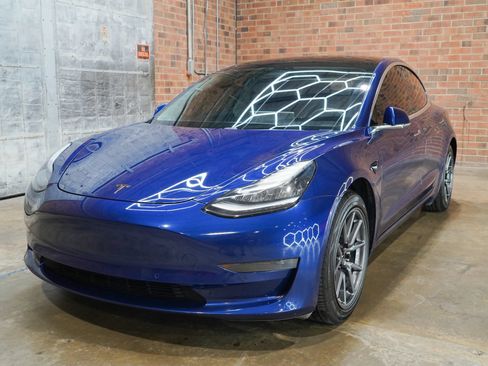 Used 2020 Tesla Model 3 Standard Range Plus RWD image 5