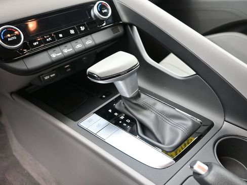 Certified 2025 Hyundai Elantra Sport image 20